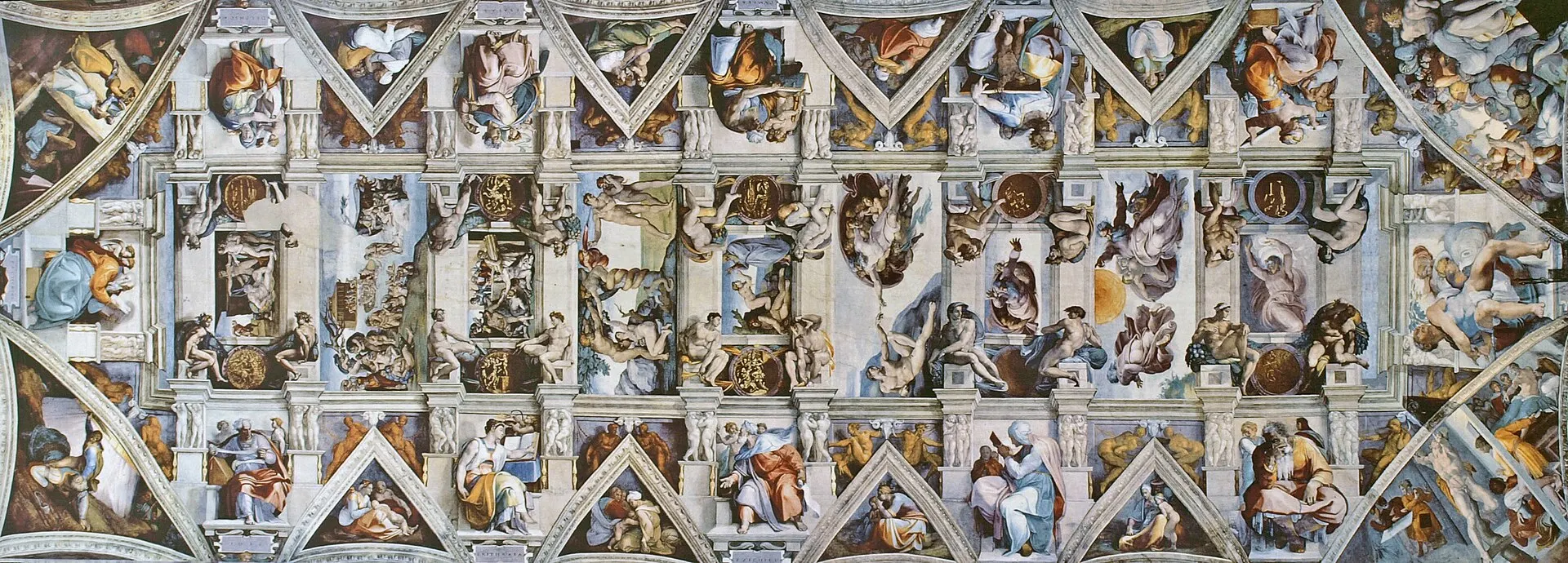 Vue panoramique du plafond peint de la chapelle Sixtine avec ses nombreuses scènes et figures organisées dans une architecture feinte