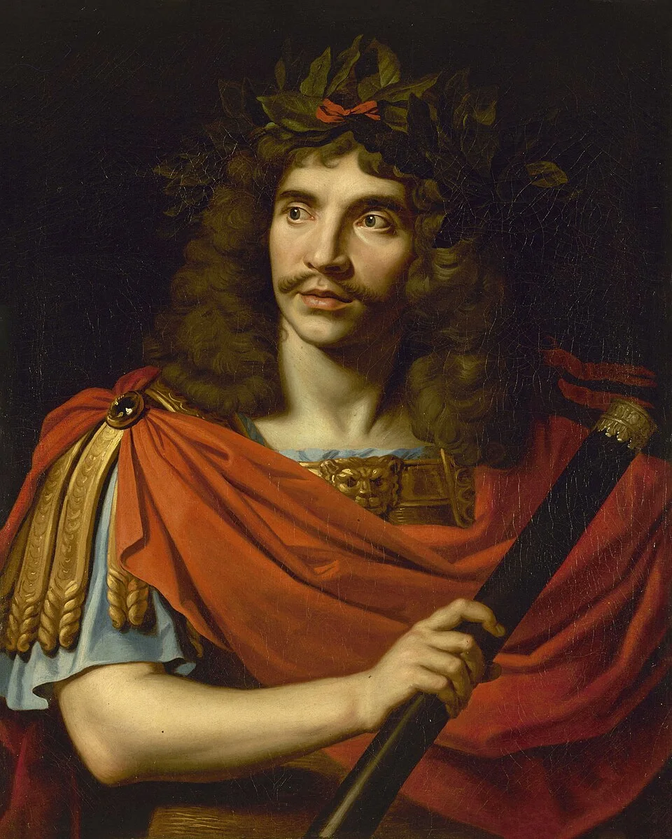 Portrait de Molière en César, couronné de laurier, vêtu de rouge et tenant un bâton de commandement