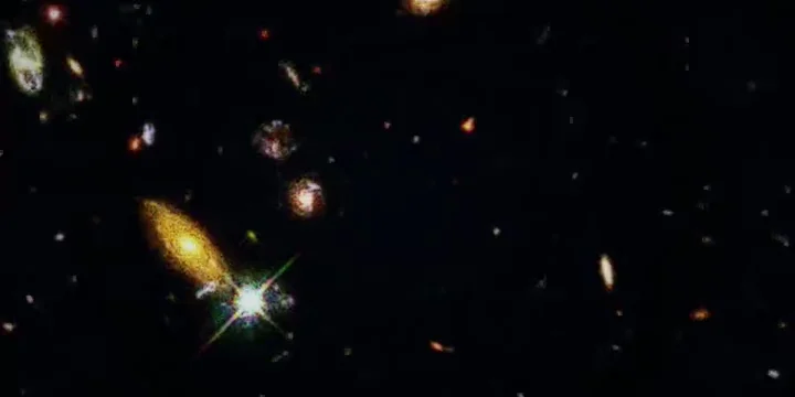 Extrait du voyage cinématique des Échelles du réel, entre galaxies et changements de dimensions